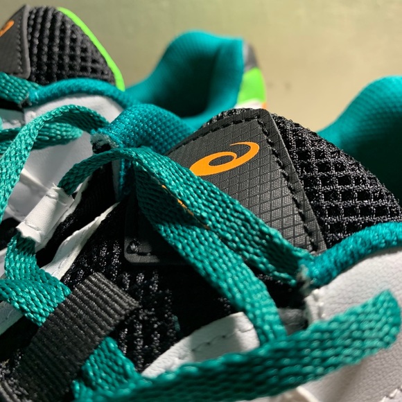 ASICS - Picture 3 of 13